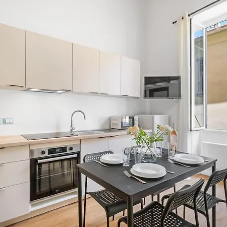 Апартаменты La Marne, Charming Duplex In The Heart Of Downtown *