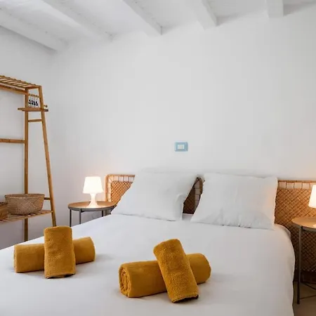 Апартаменты La Marne, Charming Duplex In The Heart Of Downtown