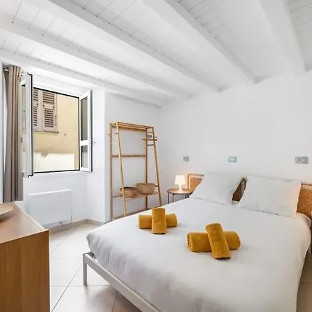 La Marne, Charming Duplex In The Heart Of Downtown Апартаменты *