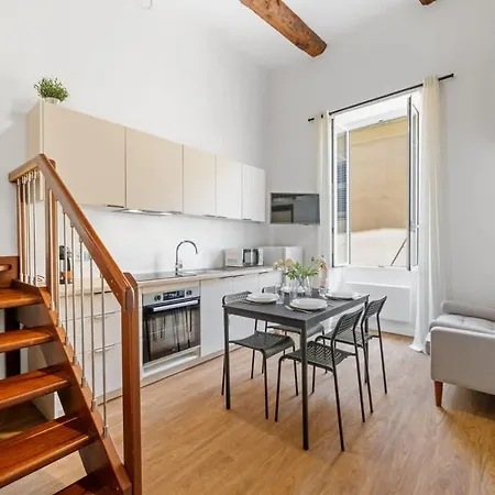 La Marne, Charming Duplex In The Heart Of Downtown Ментона