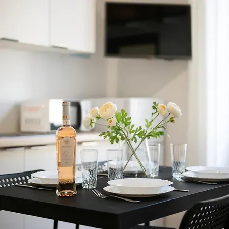 La Marne, Charming Duplex In The Heart Of Downtown Διαμέρισμα *